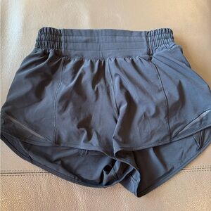 lululemon athletica Black Hotty Hot High Rise 2.5 Shorts - size 4